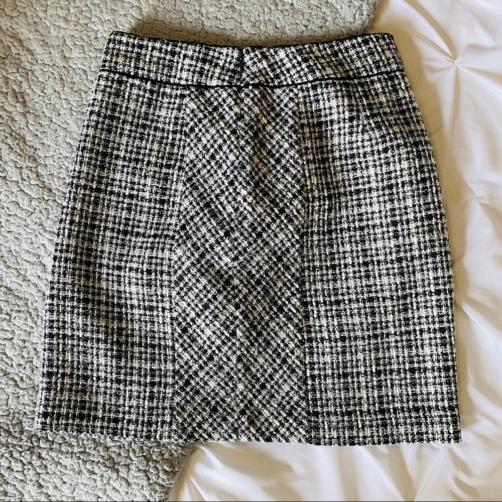 White House Black Market Zip up Boucle Tweed Skirt